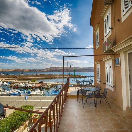 Apartmani Cindric Karlobag Buitenkant foto