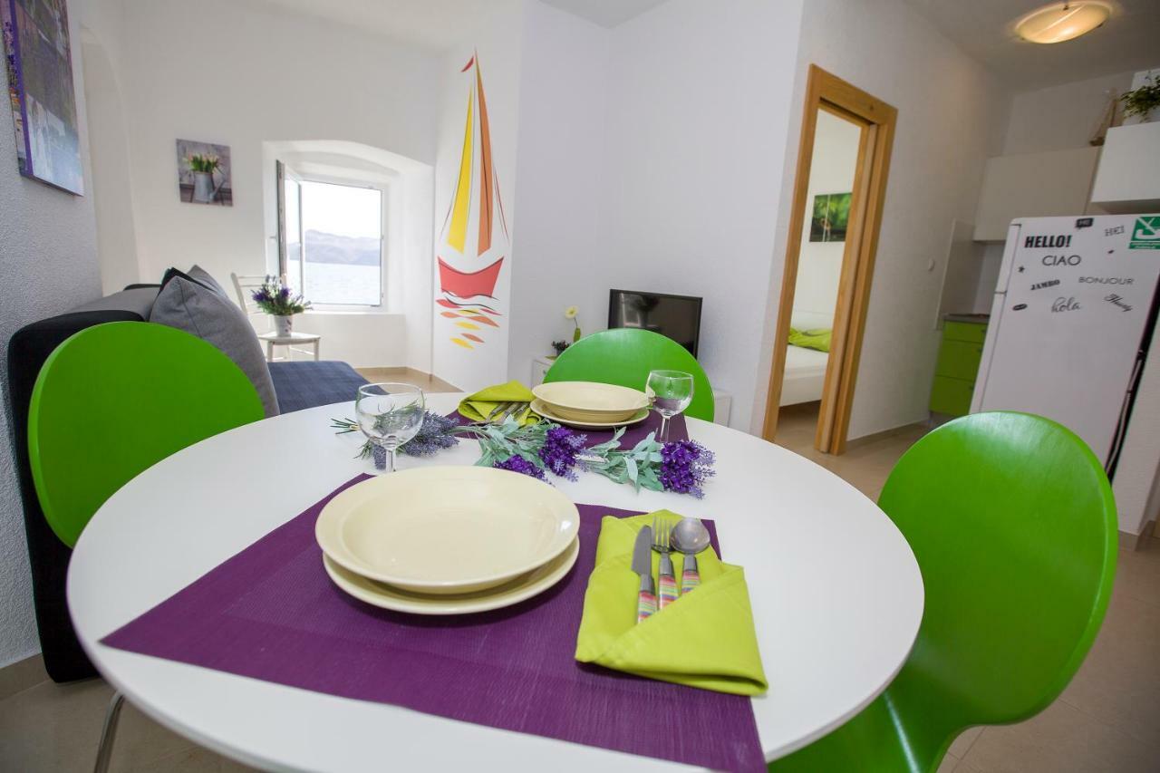 Apartmani Cindric Karlobag Buitenkant foto