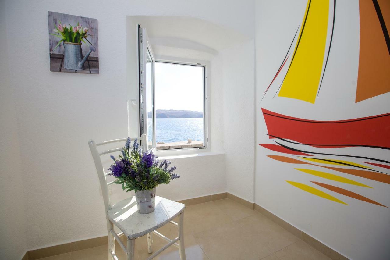 Apartmani Cindric Karlobag Buitenkant foto