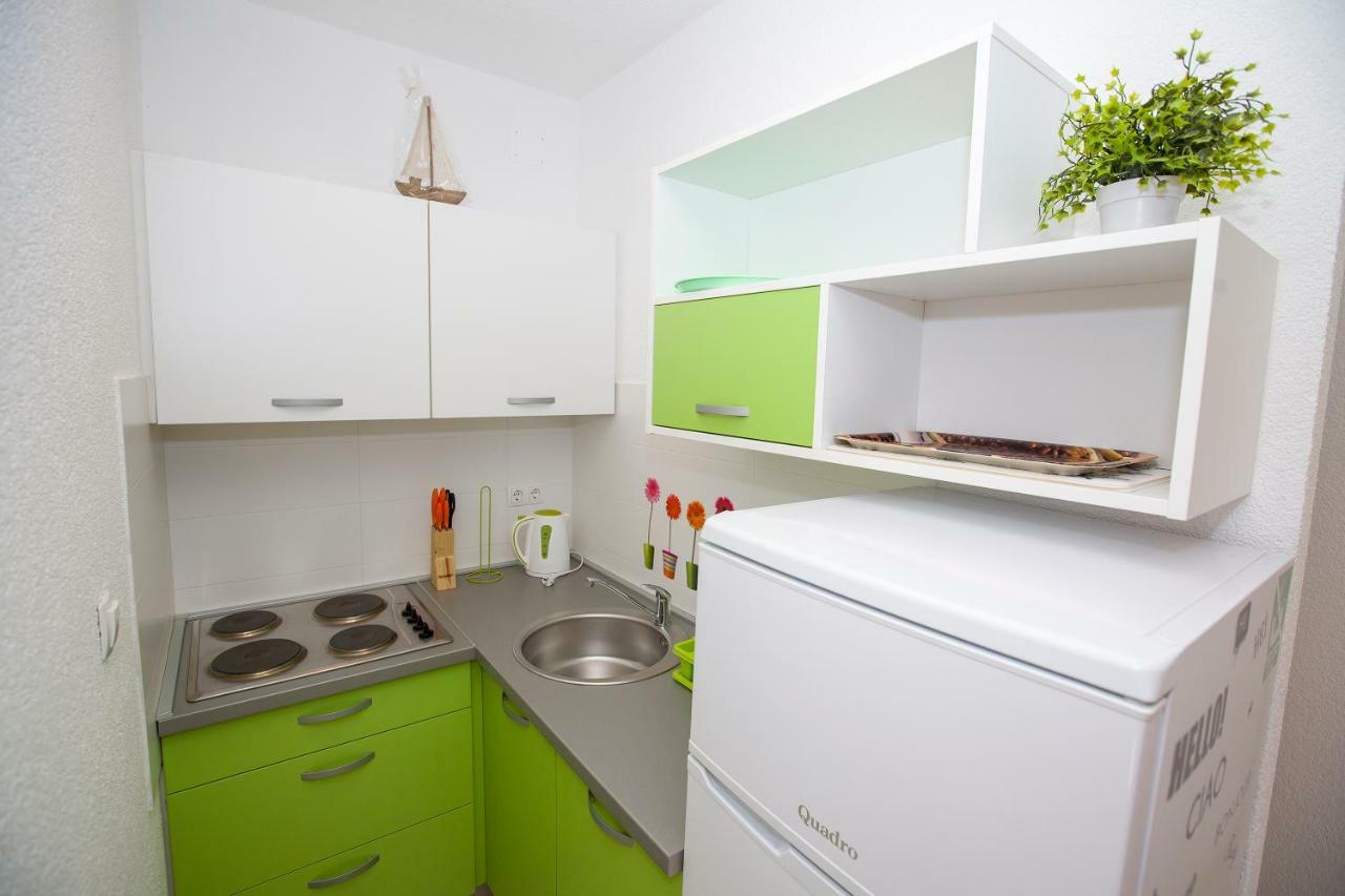 Apartmani Cindric Karlobag Buitenkant foto