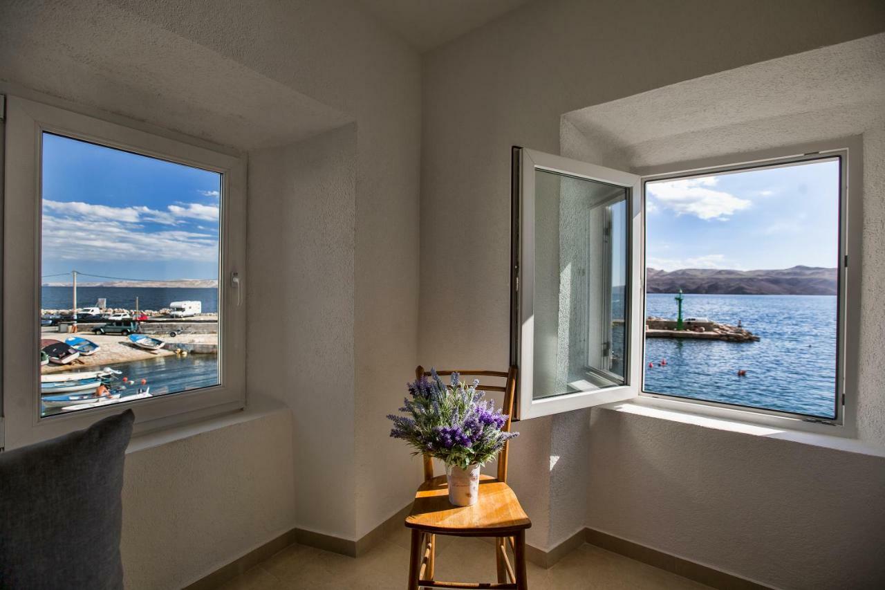Apartmani Cindric Karlobag Buitenkant foto