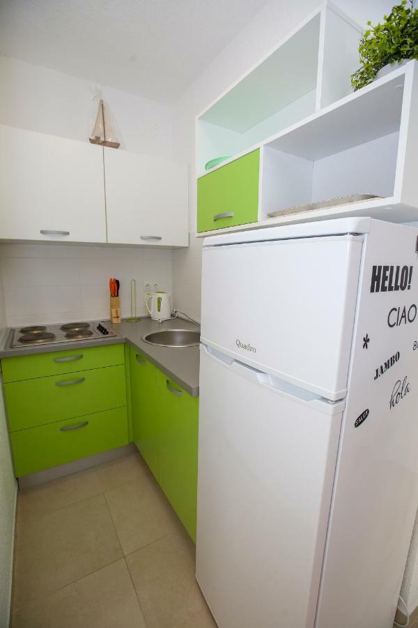 Apartmani Cindric Karlobag Buitenkant foto